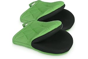GOLDMEET 1 Pair Short Oven Mitts, Heat Resistant Silicone Kitchen Mini Oven Mitts for 500 Degrees, Non-Slip Grip Surfaces and Hanging Loop Gloves, Baking Grilling Barbecue Microwave Machine Washable