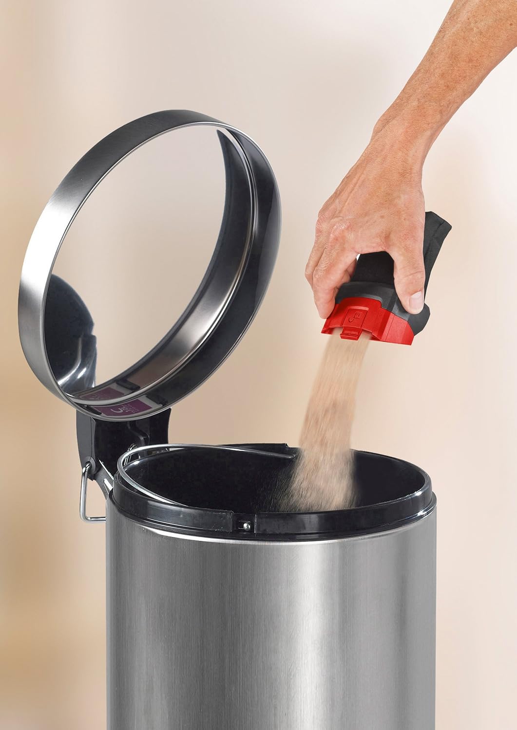 Einfaches Entleeren des Absaugbehälters Absaugbehälter