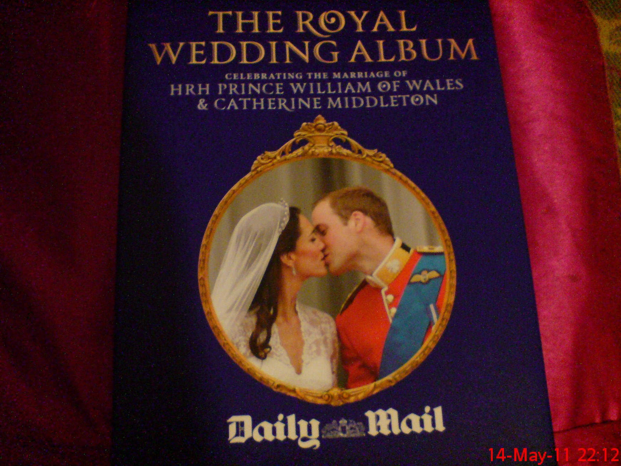 WILLIAM AND CATHERINE THE ROYAL WEDDING ALBUM