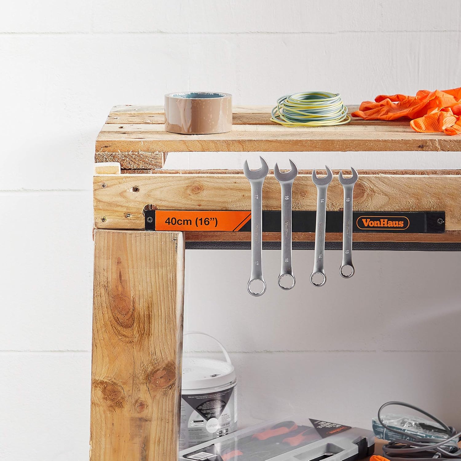 Halterung und Schrauben im Lieferumfang enthalten 24 Inch schwarz