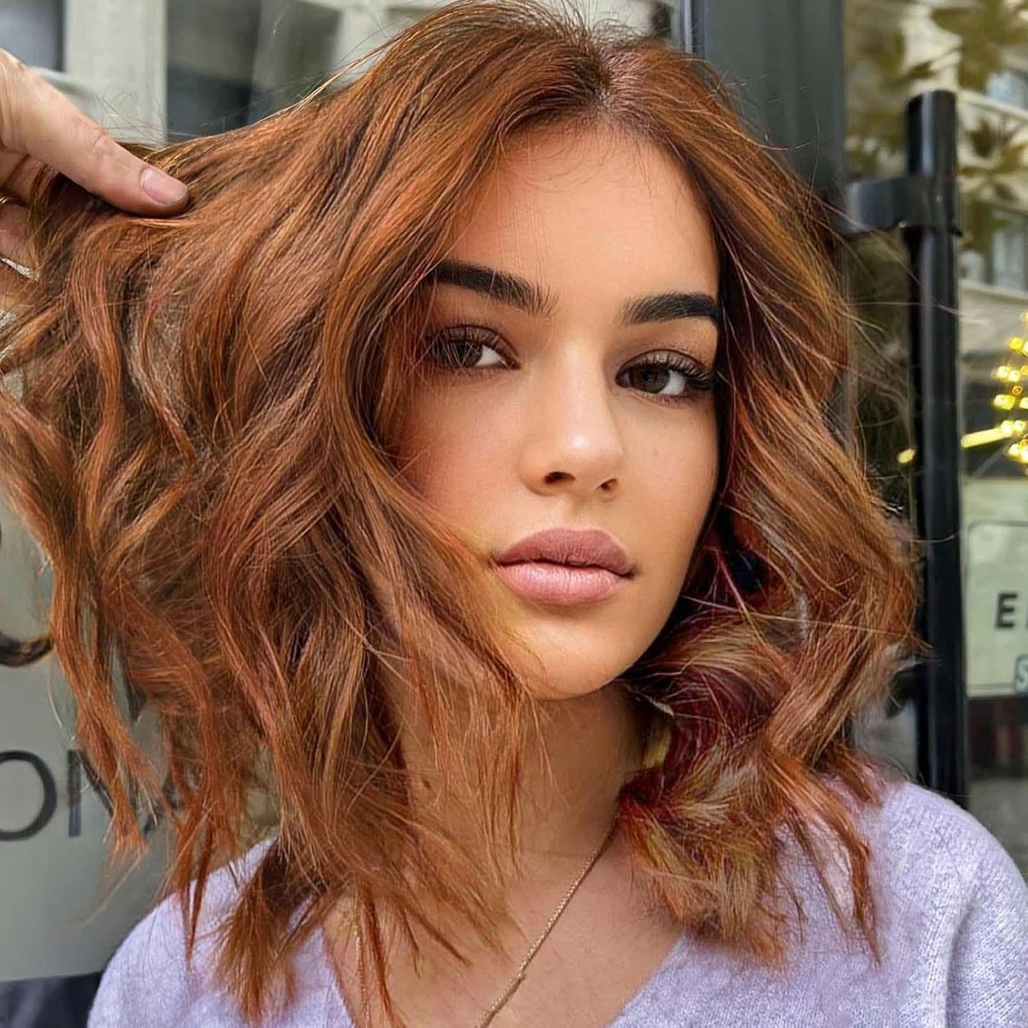 PORSMEER Auburn Brown Short Wavy Bob Wigs with Lace Middle Parting for Women Girls Natural Shoulder Length Synthetic Hair Wig Realistic Looking Wigs for Daily Party Use 14”
