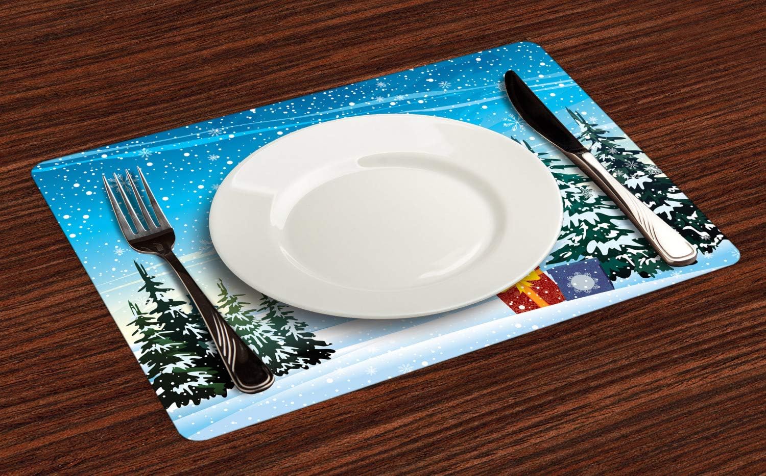 Lunarable Winter Scene Place Mats Set of 4, Snowflakes