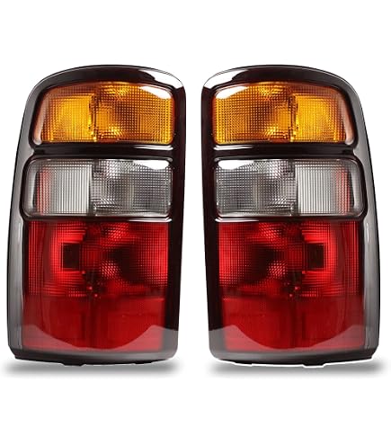 Luces Traseras Rojas Para Chevy Suburban/Tahoe Y GMC Yukon 2000-2006 | Lens Roja, Housing Cromo, DOT Certificado