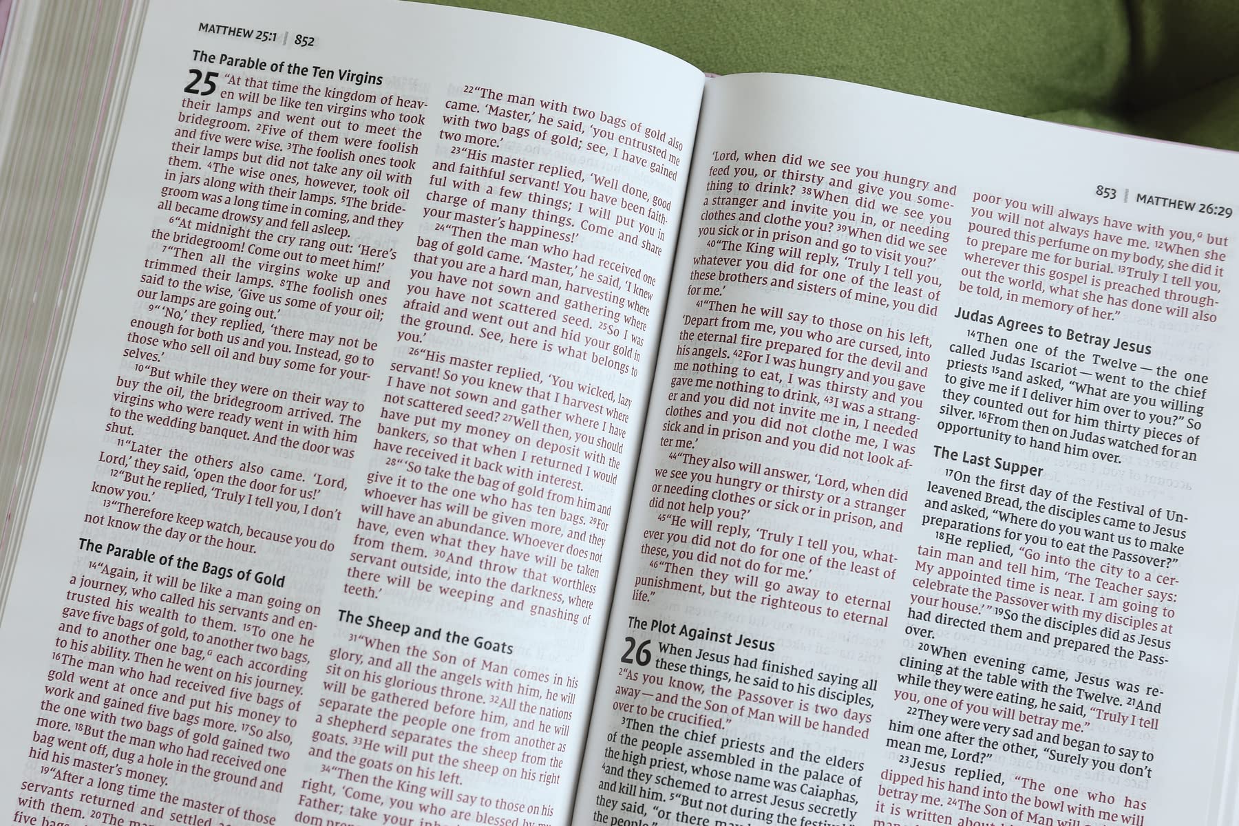 NIV, Heart of Gold Holy Bible, Hardcover, Red Letter, Comfort Print NIV, Heart of Gold Holy Bible, Hardcover, Red Letter, Comfort Print Hardcover