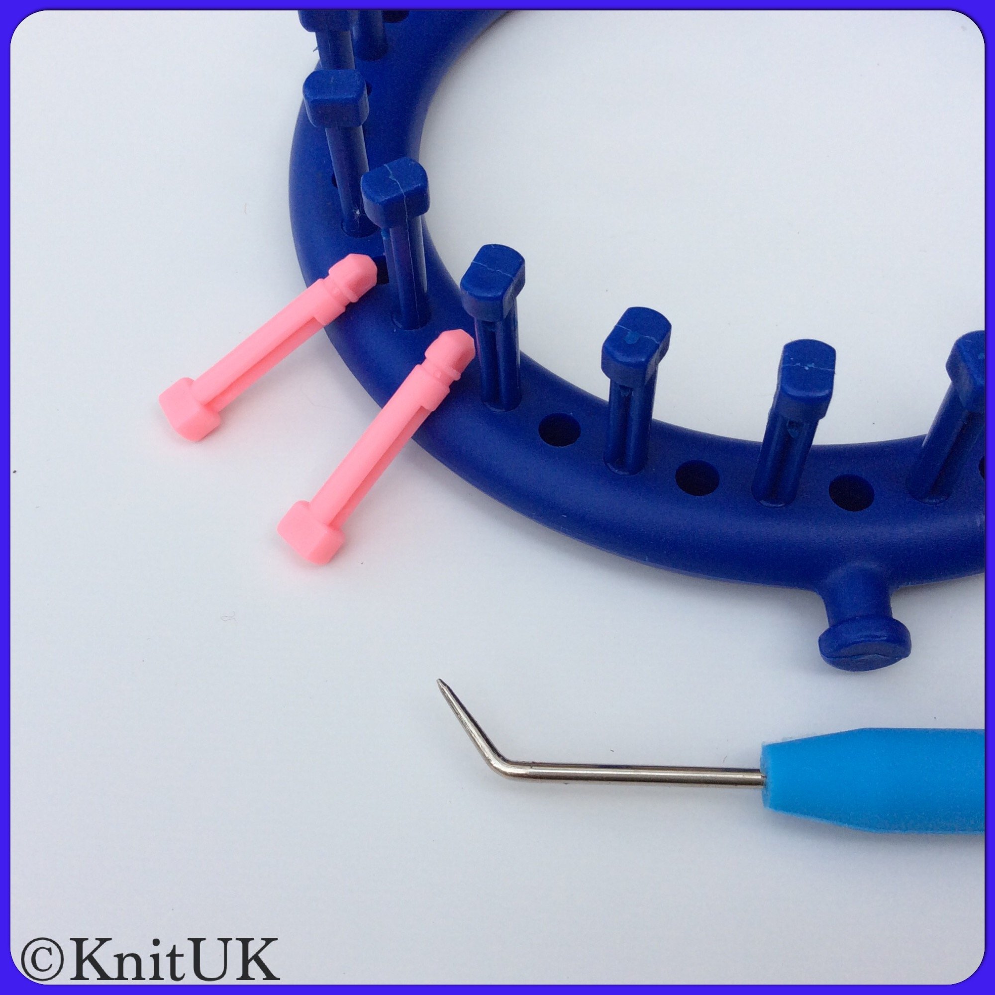 KnitUK Round Blue Knitting Loom 22 pegs + 22 Pink Extra-pegs.
