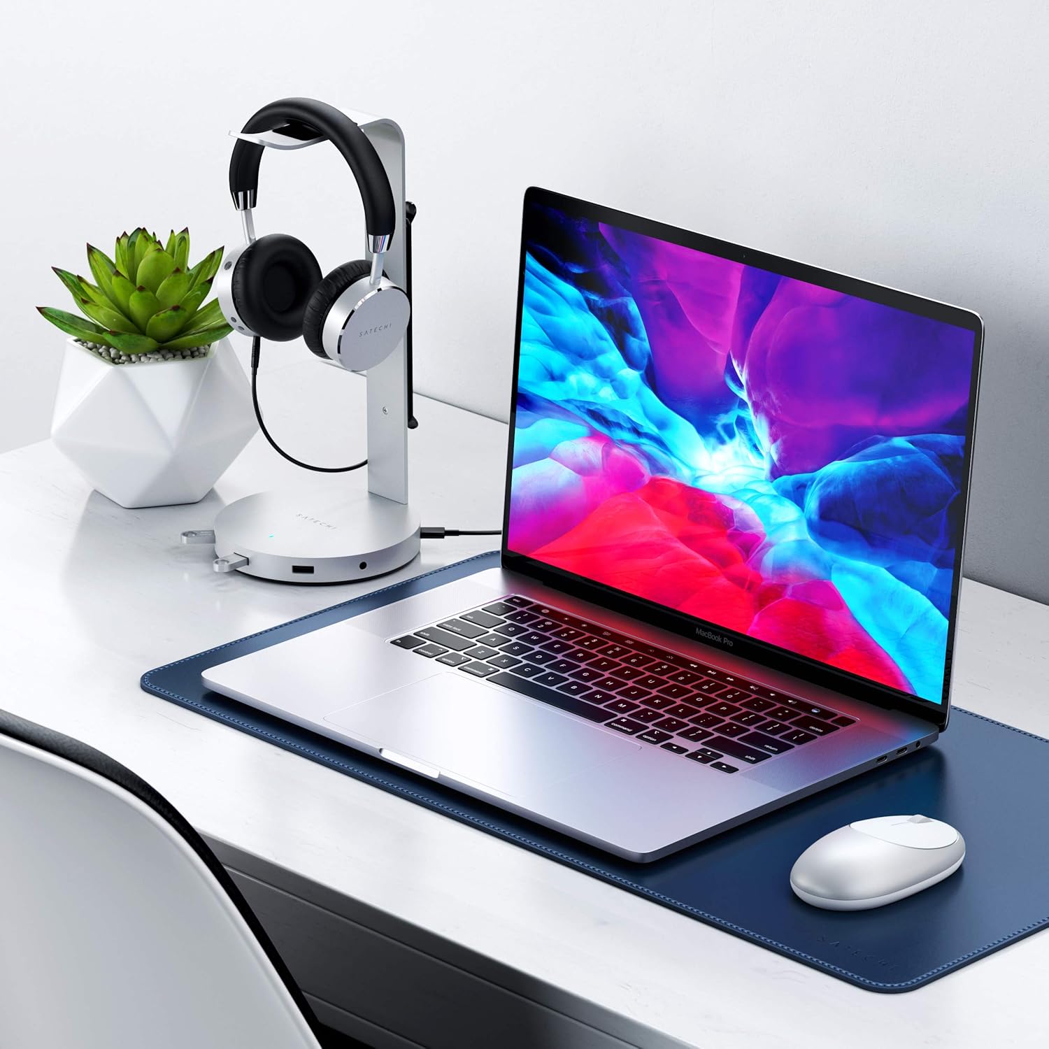 Satechi Aluminum USB Headphone Stand Holder with 3 USB 3.0 Ports & 3.5mm AUX Port - Universal Fit - Compatible with Satechi, Bose, Sony, JBL, Panasonic, AKG (V2, Silver): Electronics