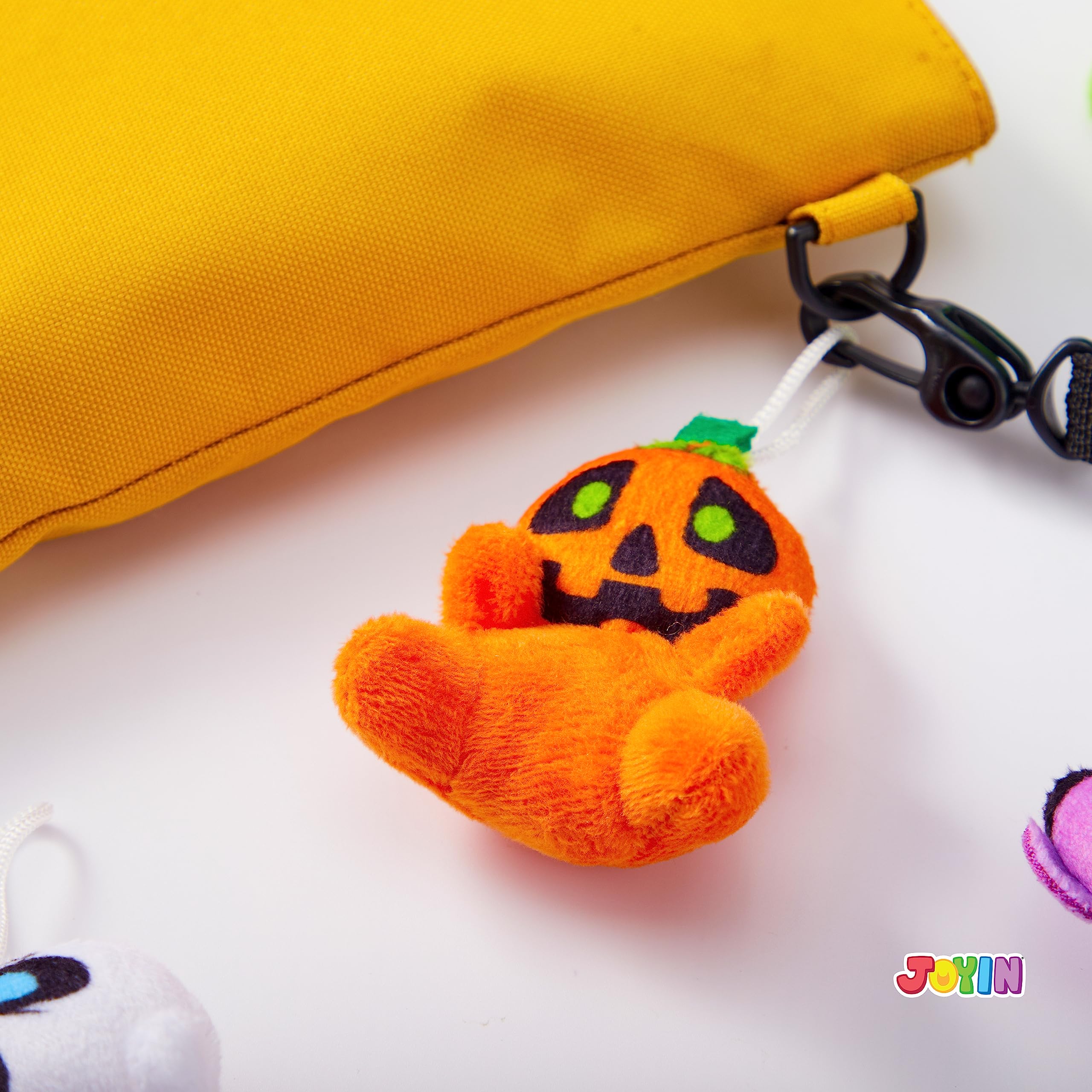 JOYIN 28 PCS Halloween Mini Plush Toy Assortment with 7 Characters, Mini Halloween Plush Toy Bulk for Kids Trick or Treating, Classroom Party Favors Supplies Prizes, Goodie Bag Stuffers Fillers