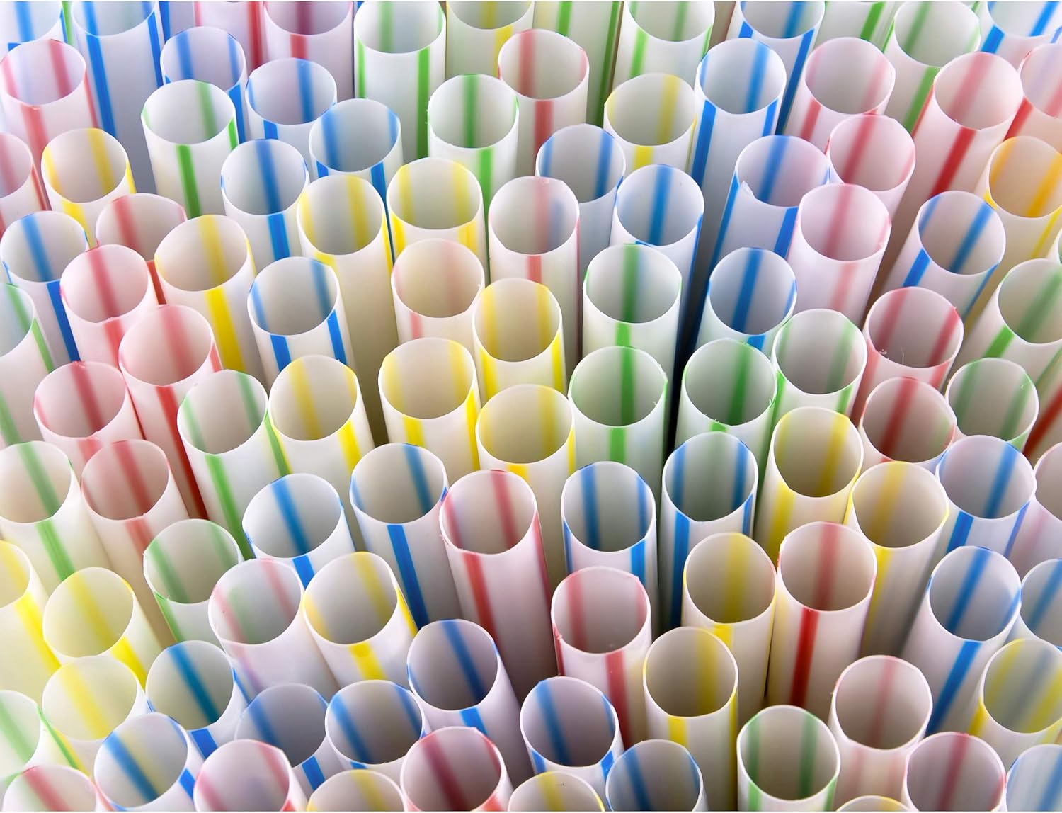Flexible Plastic Straws 200 Pack - Striped Multi Colored BPA-Free Disposable Bendy Straw 8" Long, Assorted - by DuraHome (200 Pack): Health & Personal Care