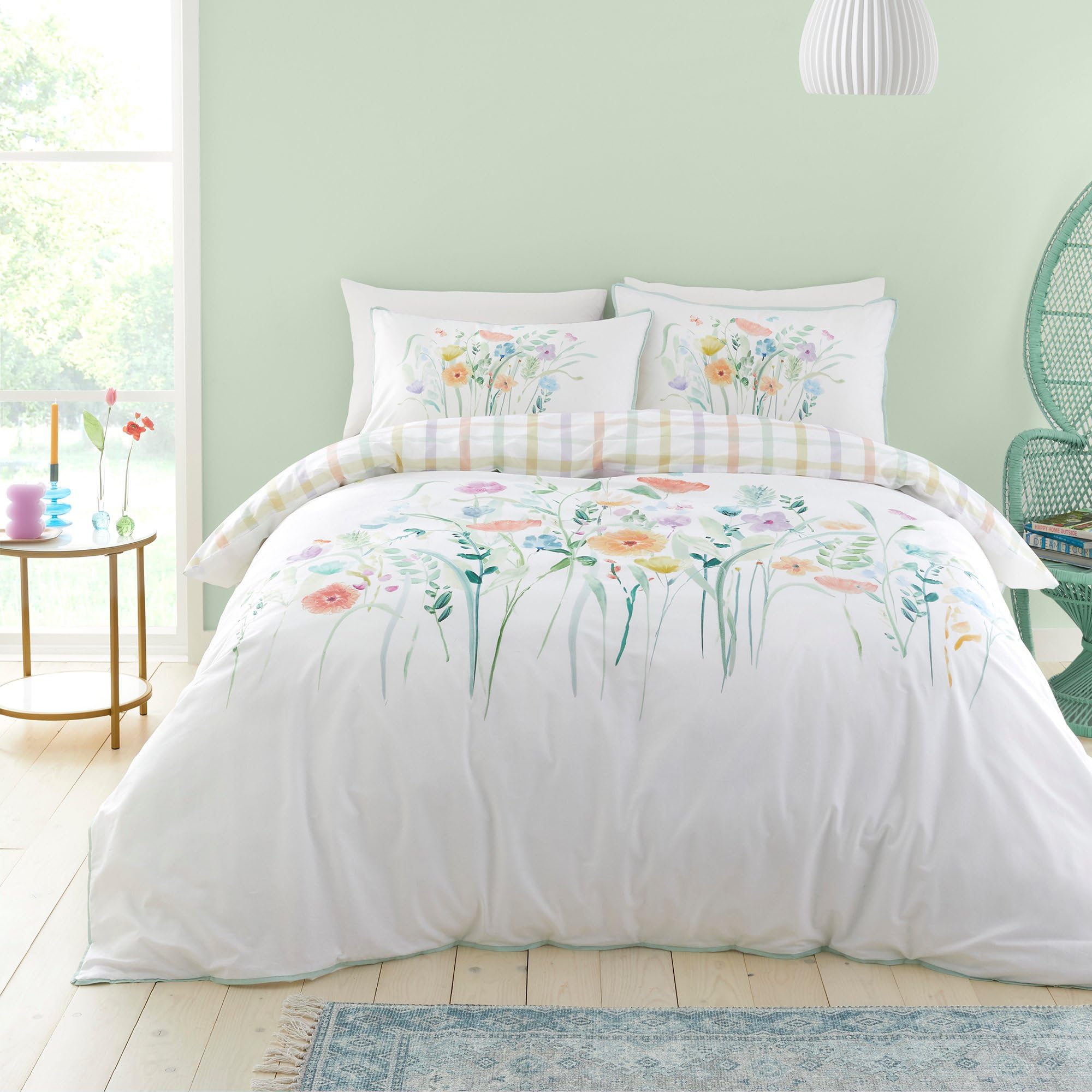 Appletree - White Floral Duvet Cover - Super King Size (260 x 220cm) - Reversible Designs - Soft 100% Cotton - 2 Pillowcases - White Bedding with Stripes - Duvet Cover with Flowers