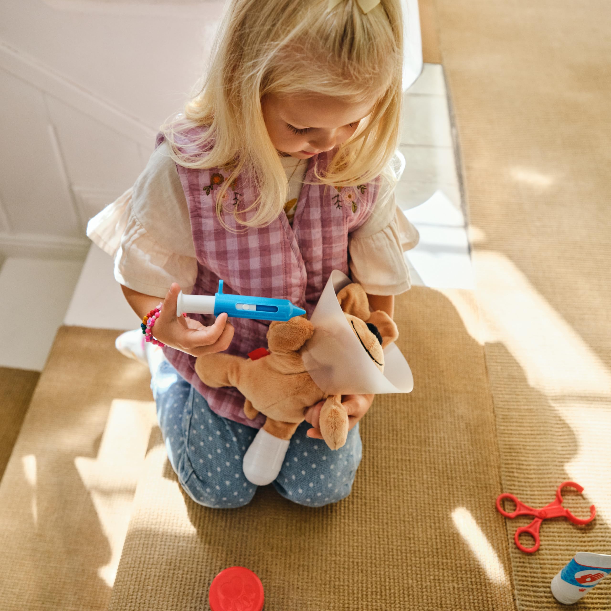 Melissa & Doug Examine and Treat Pet Vet Play Set, 24-Piece Animal Doctor Playset with Dog & Cat Plushies, Pet Doctor Kit & Accessories, Preschool Toys for Girls & Boys Ages 3+