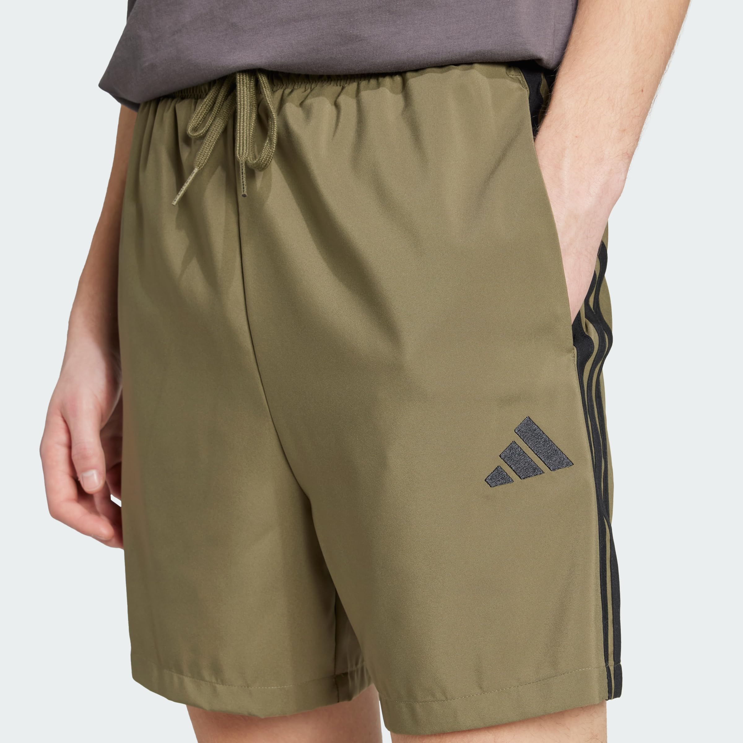 adidas Herren Essential Three Stripes Chelsea Base Short Shorts, Olive Strata/Black, L 2