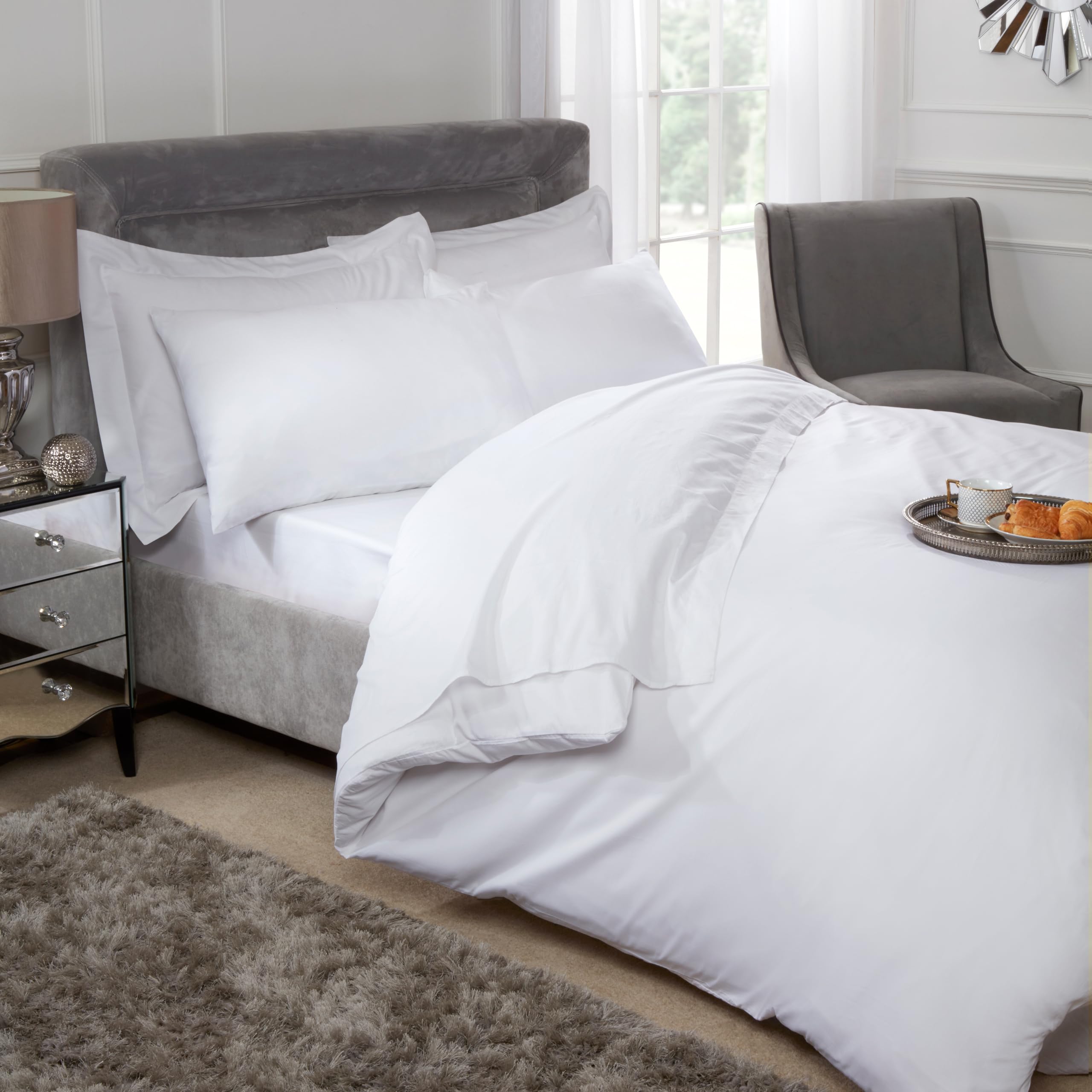 Emma Barclay 200 Thread Count Luxury Egyptian Cotton Duvet Cover in White - Super King Bed