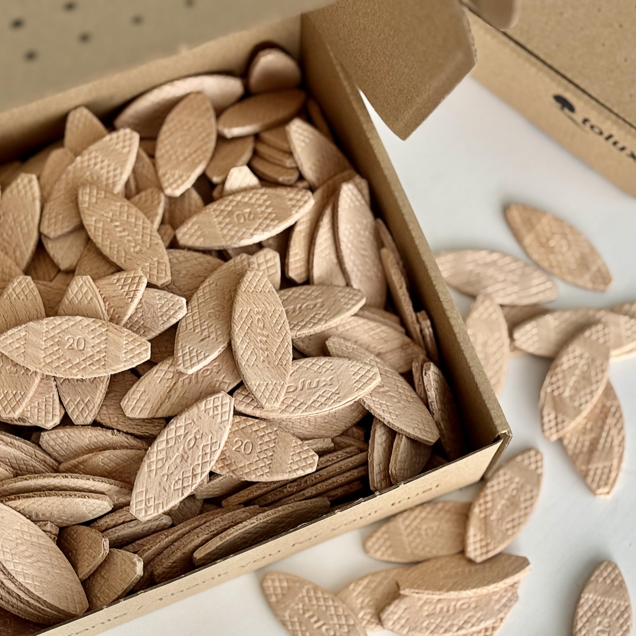 Tolux Wood Biscuits Size Number 0, Pack of 1000 pcs, Lamello Biscuits, Biscuit Joiner, Beech Wood Dowels for Carpenters and DIY Projects.