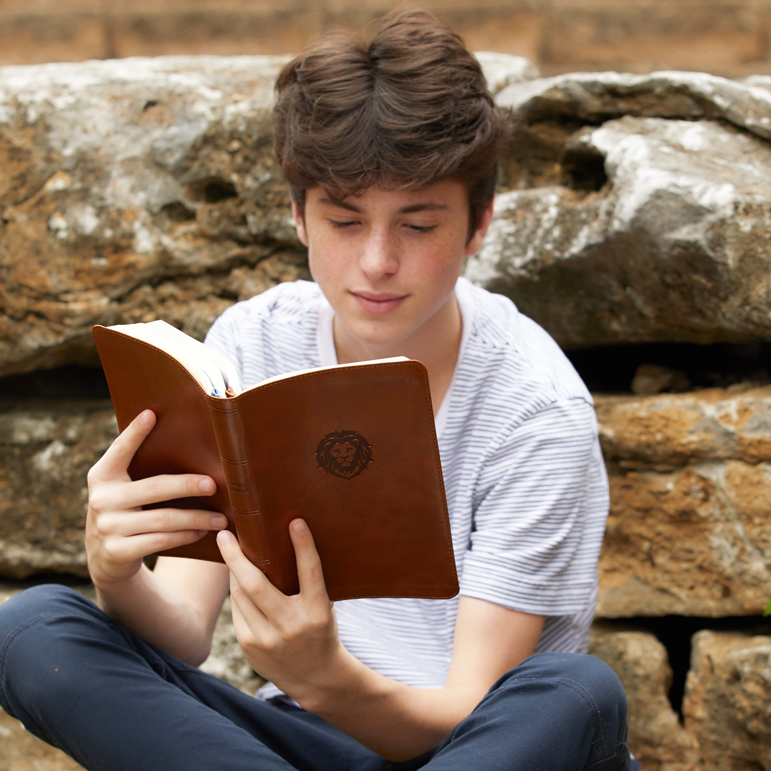 NKJV, Thinline Bible Youth Edition, Leathersoft, Brown, Red Letter, Comfort Print: Holy Bible, New King James Version Feb 26, 2019