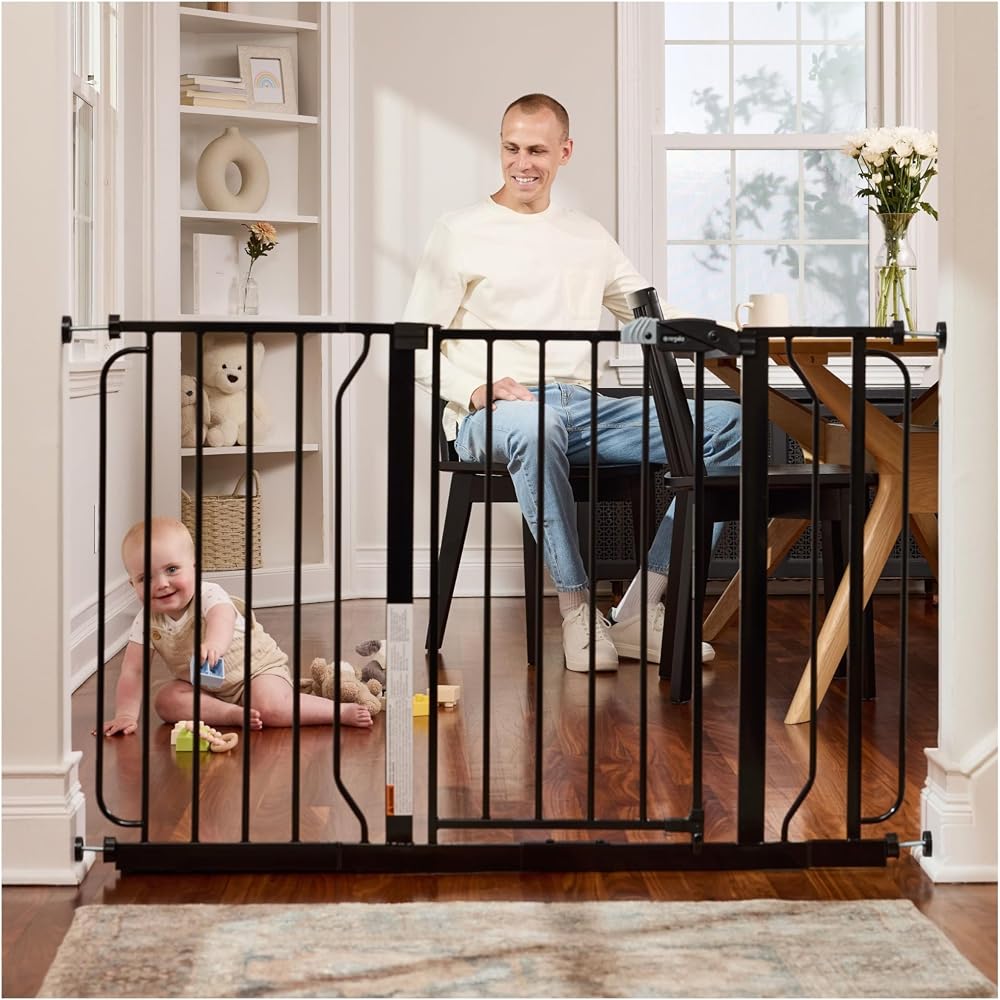 Regalo Safety Extra Wide Baby Gate for Doorways & Stairs 73.6-122cm
