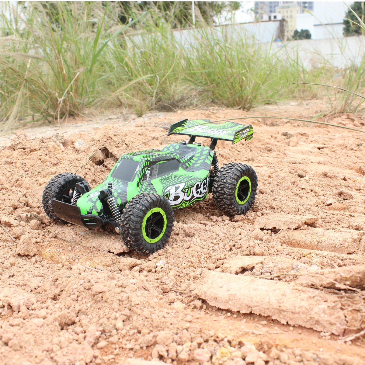 Hugine 1:16 2.4G RC Car Off Road Vehicle High Speed Racing Monster Truck 20km/h Buggy Independent Suspension Radio Control Cars Toys (Green)