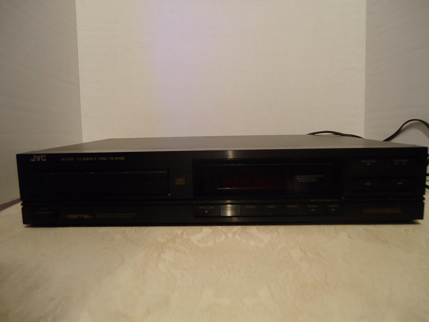 JVC Compact Disc Player Model XL V111BK Home Audio & Theater