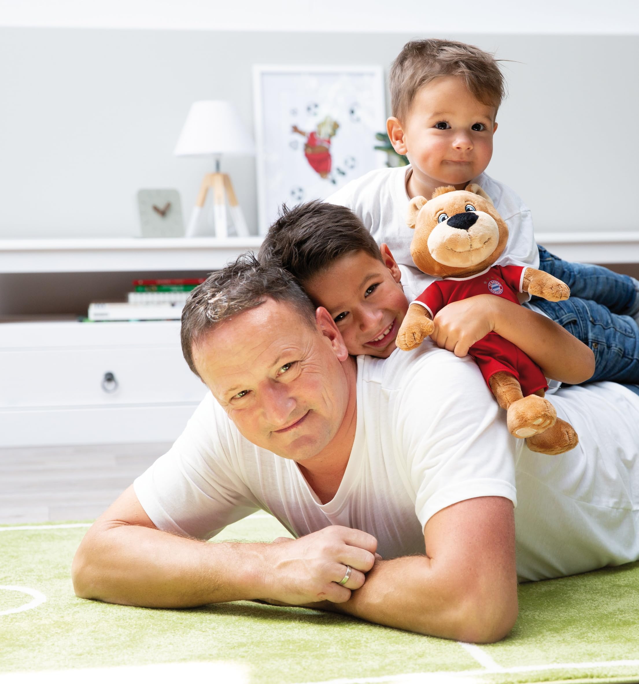 NICI Kuscheltier FC BAYERN MÜNCHEN Bär Berni 35 cm – Stofftier aus weichem Plüsch, Fußball Fanartikel zum Kuscheln und Spielen, für Kinder & Erwachsene, 49074, tolle Geschenkidee, braun 4