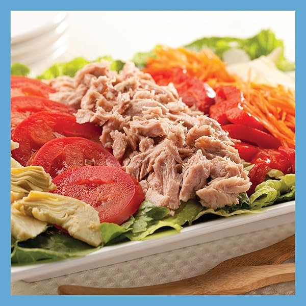 STARKIST CHUNK LIGHT TUNA IN WATER, 5 OZ (8 PACK) CANNED TUNA FISH, WILD CAUGHT, GLUTEN FREE, READY TO EAT, PERFECT FOR SALADS, KETO MEALS AND SNACKS, WITH 20G PROTEIN & 90 CALORIES PER SERVING