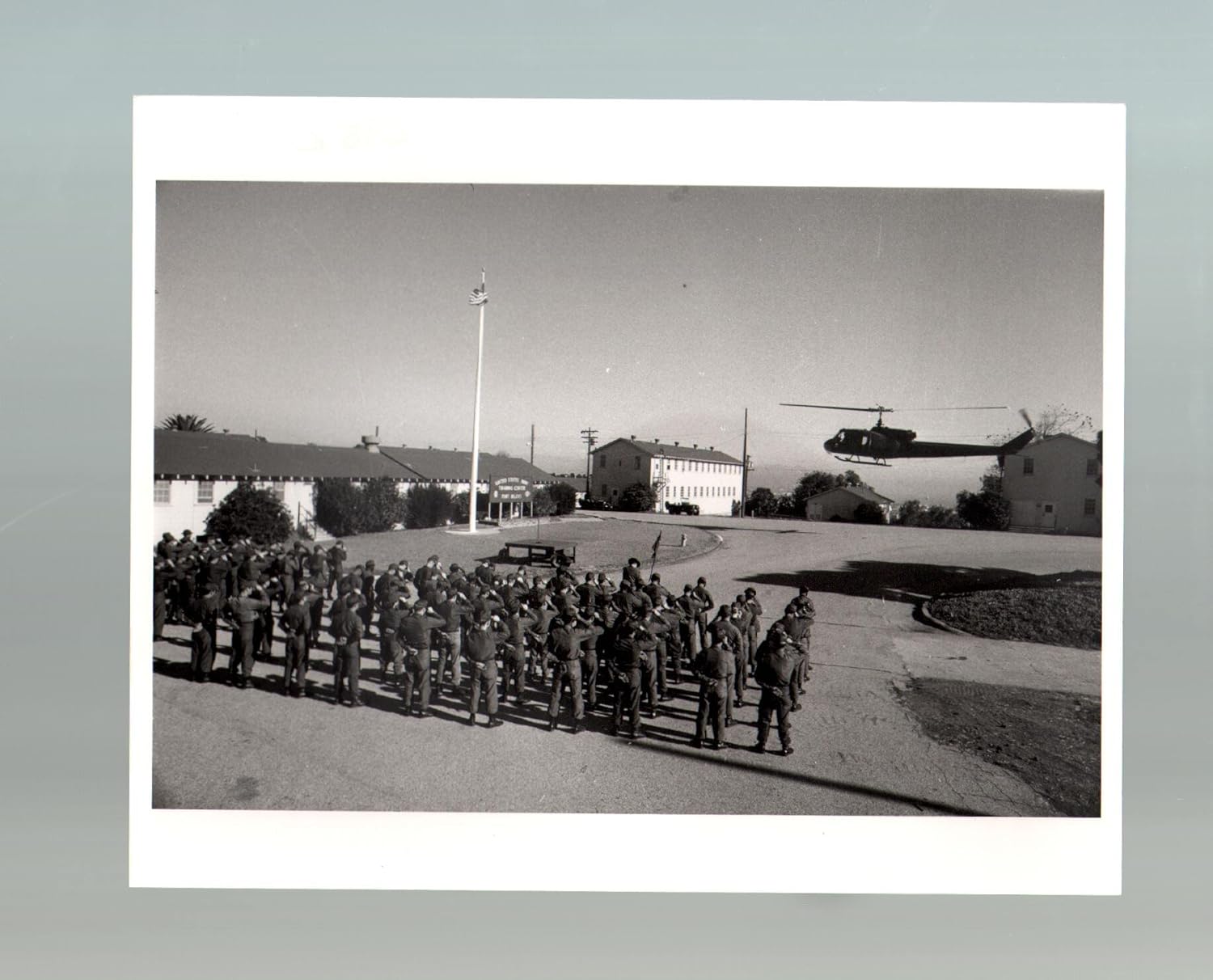 Movie Photo Private Benjamin Goldie Hawn Robert Webber B W 8x10 Still Fn At Amazon S Entertainment Collectibles Store