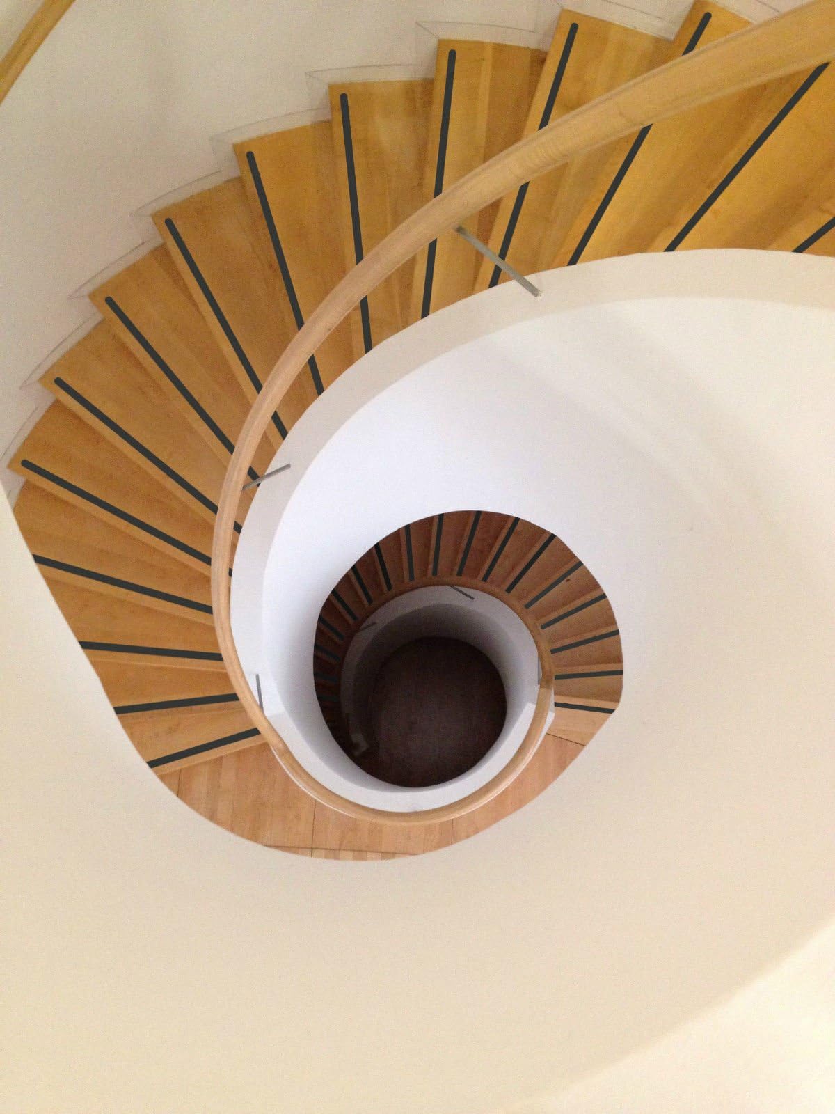 Modern Stylish Non Slip Stair Treads In Black 8 Pack
