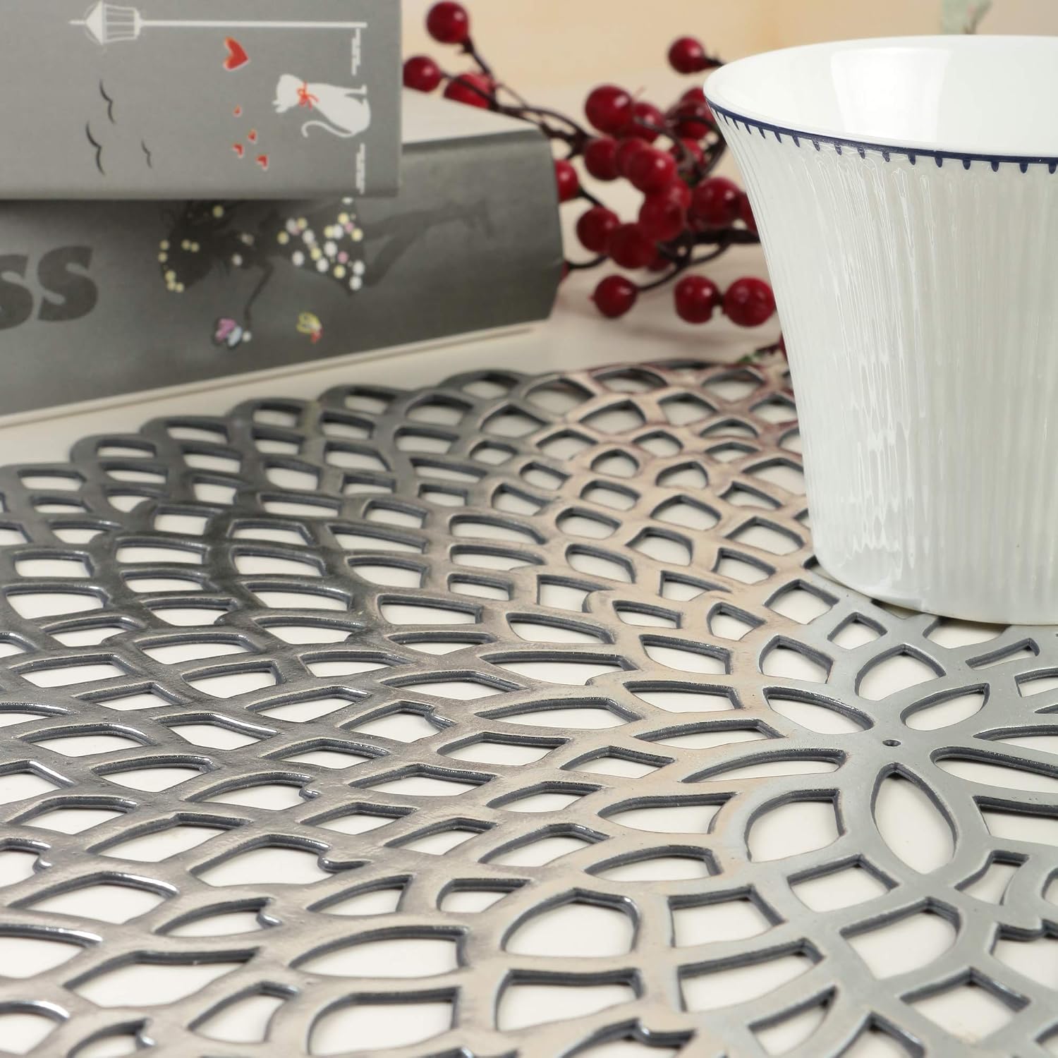 Famibay Christmas Placemats Set of 6 Silver Round Place Mats Washable Heat Resistant Vinyl Mats for Dining Kitchen Restaurant Table - Image 4