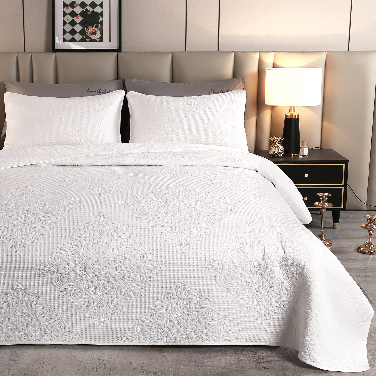 Qucover White Bedspreads Double Size 3-Piece Lightweight Summer Quilted Bed Throw Bedspreads, 100% Polyester Ultrasonic Quilting Technology Bedspread with Pillow Shams, 220x240cm