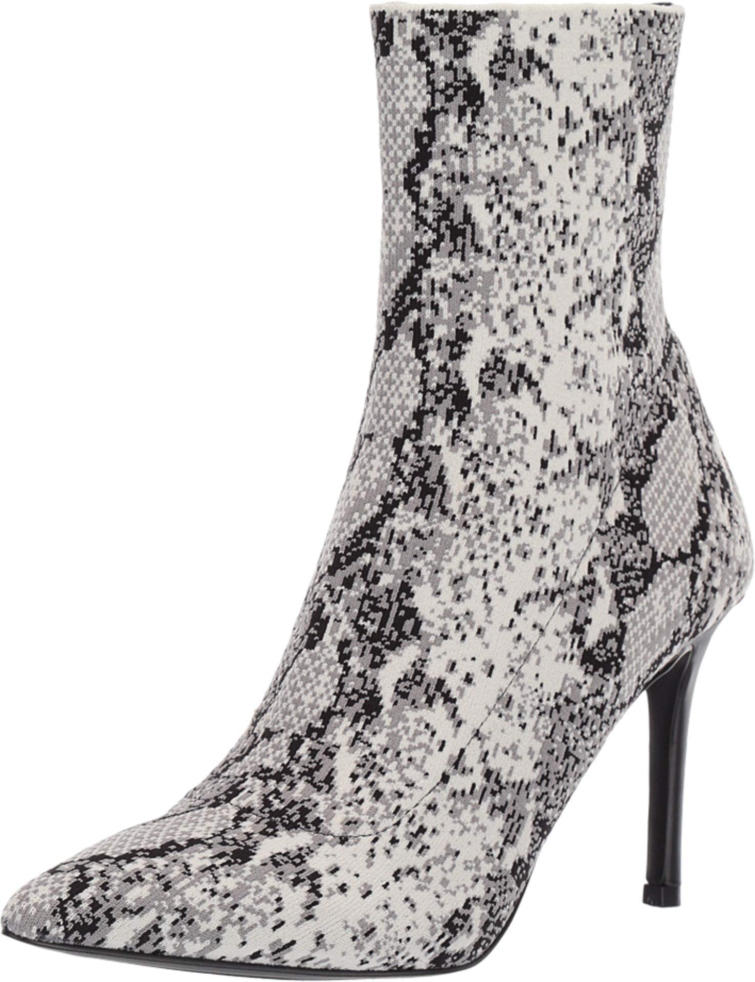 claire bootie steve madden
