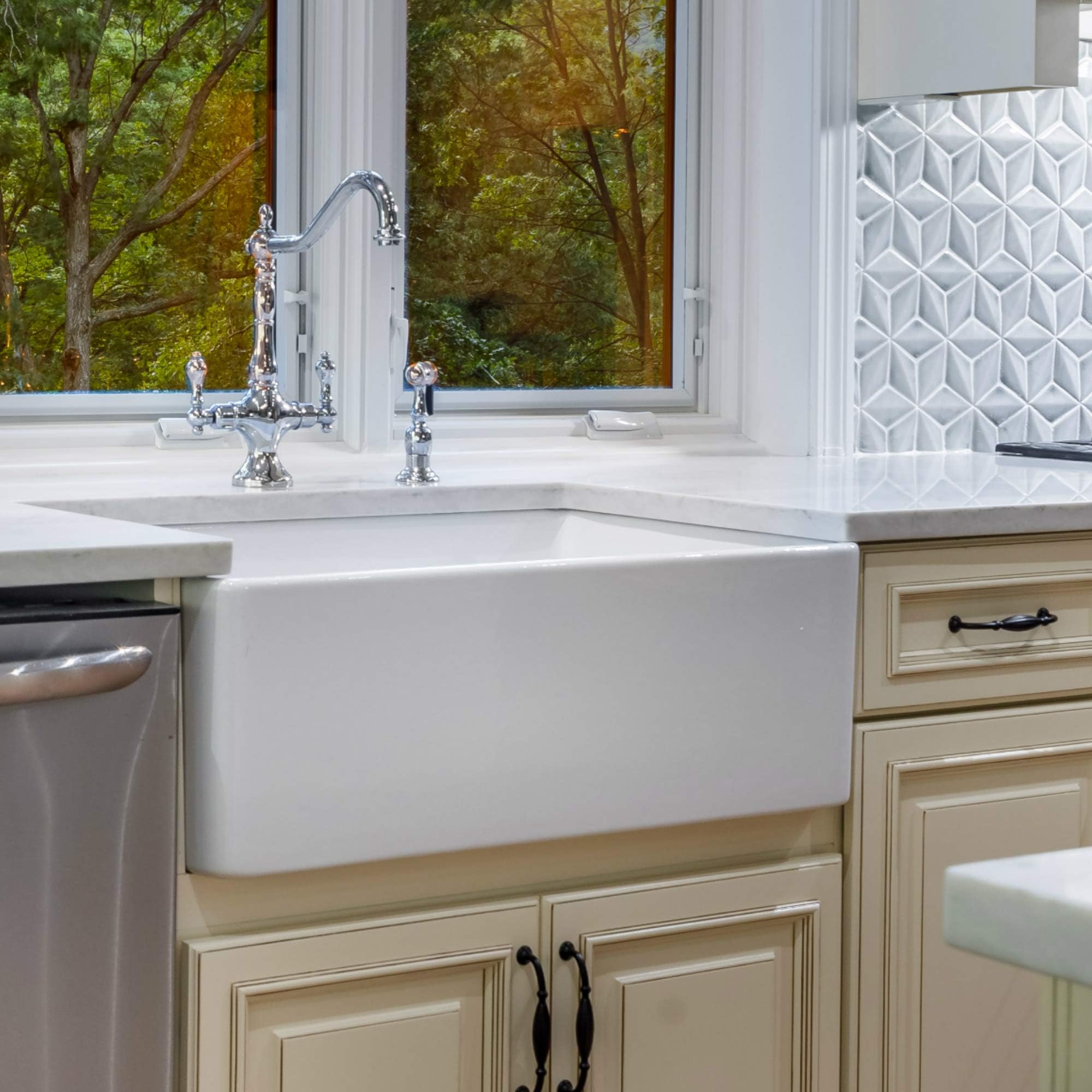 Fine fixtures Sutton Fireclay sink, 33" Apron Front Farmhouse Kitchen Sink. Solid (Not Hollow)
