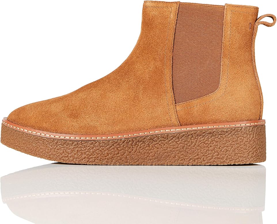 chelsea boots gum sole