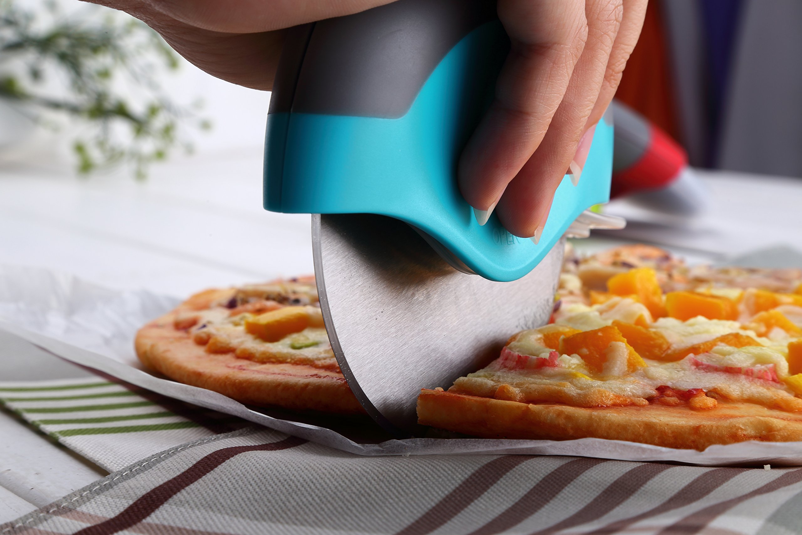 Kitchy Pizza Cutter Wheel with Protective Blade Guard, Super Sharp and