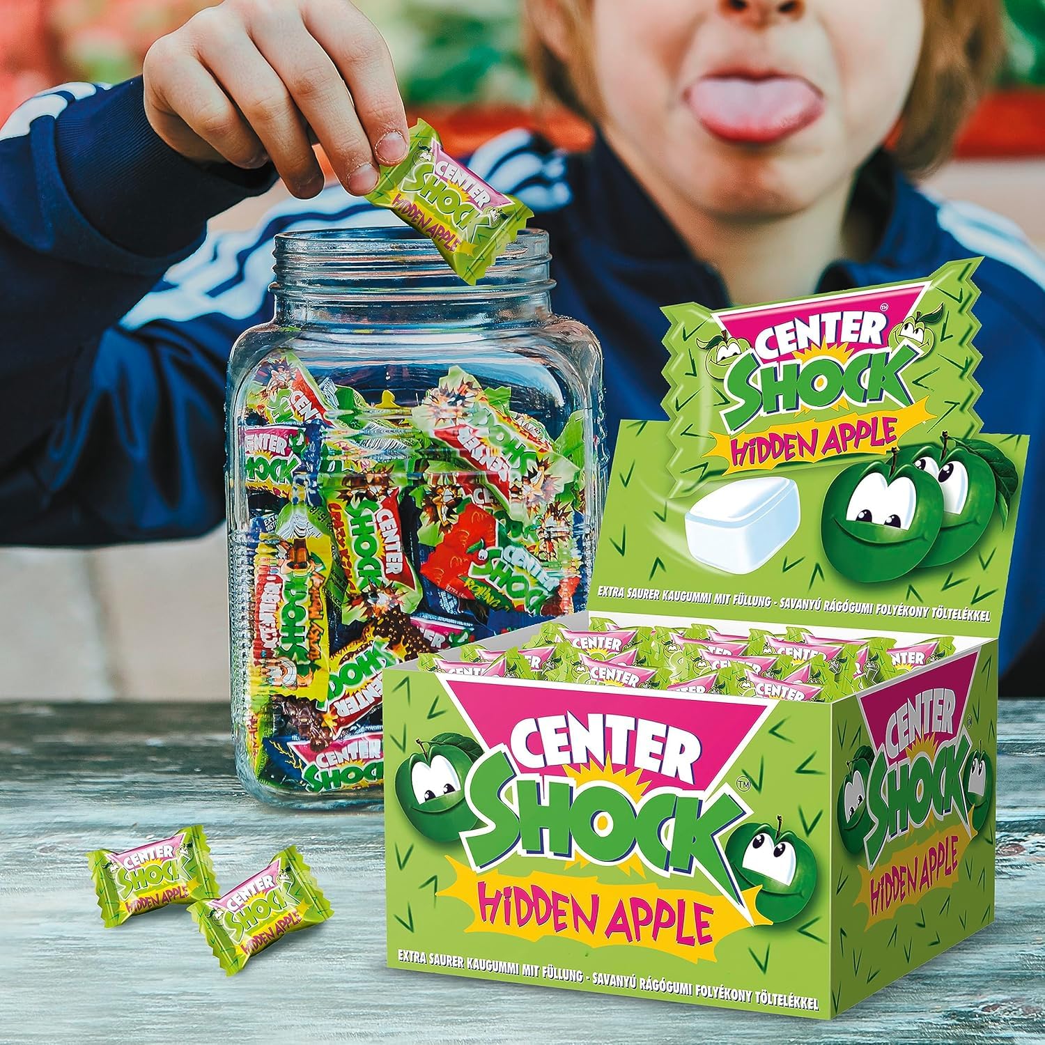 Center Shock Hidden Apple, Box mit 100 Kaugummis, extra-sauer mit Apfel-Geschmack, geeignet für Geburtstag, Pinata, Partys, Candy-Bar, Weihnachten und Halloween, 400g 3