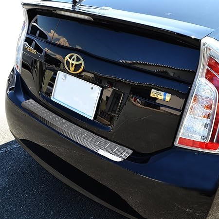 Amazon プリウス 30系 前期 後期 リアバンパー ステップ ガード カーボン調 リアステップ トランク 傷防止 カバー パーツ リアバンパープロテクター 車 バイク