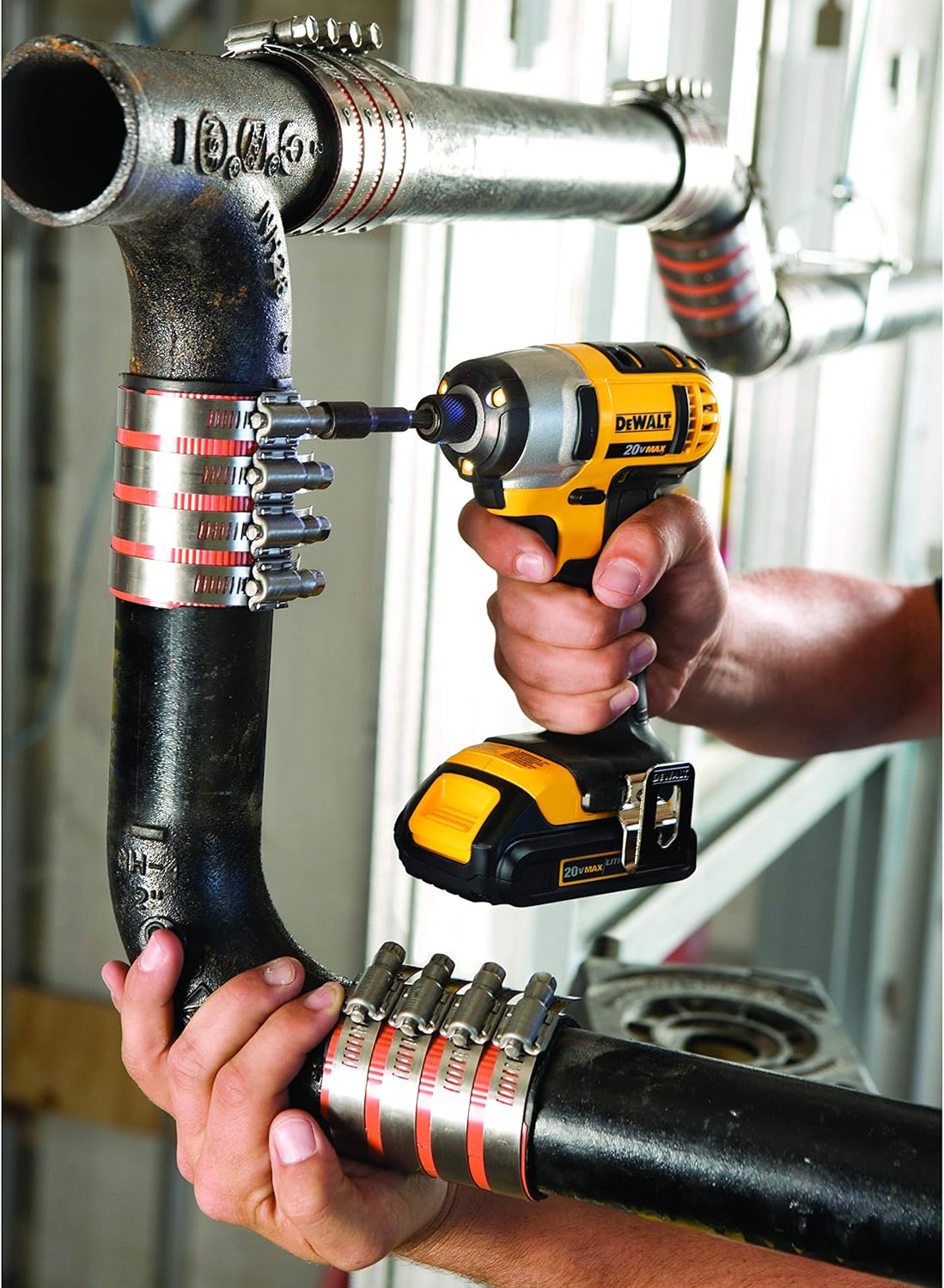DEWALT 20V MAX XR Battery, Lithium Ion, 5.0Ah (DCB205) - - 