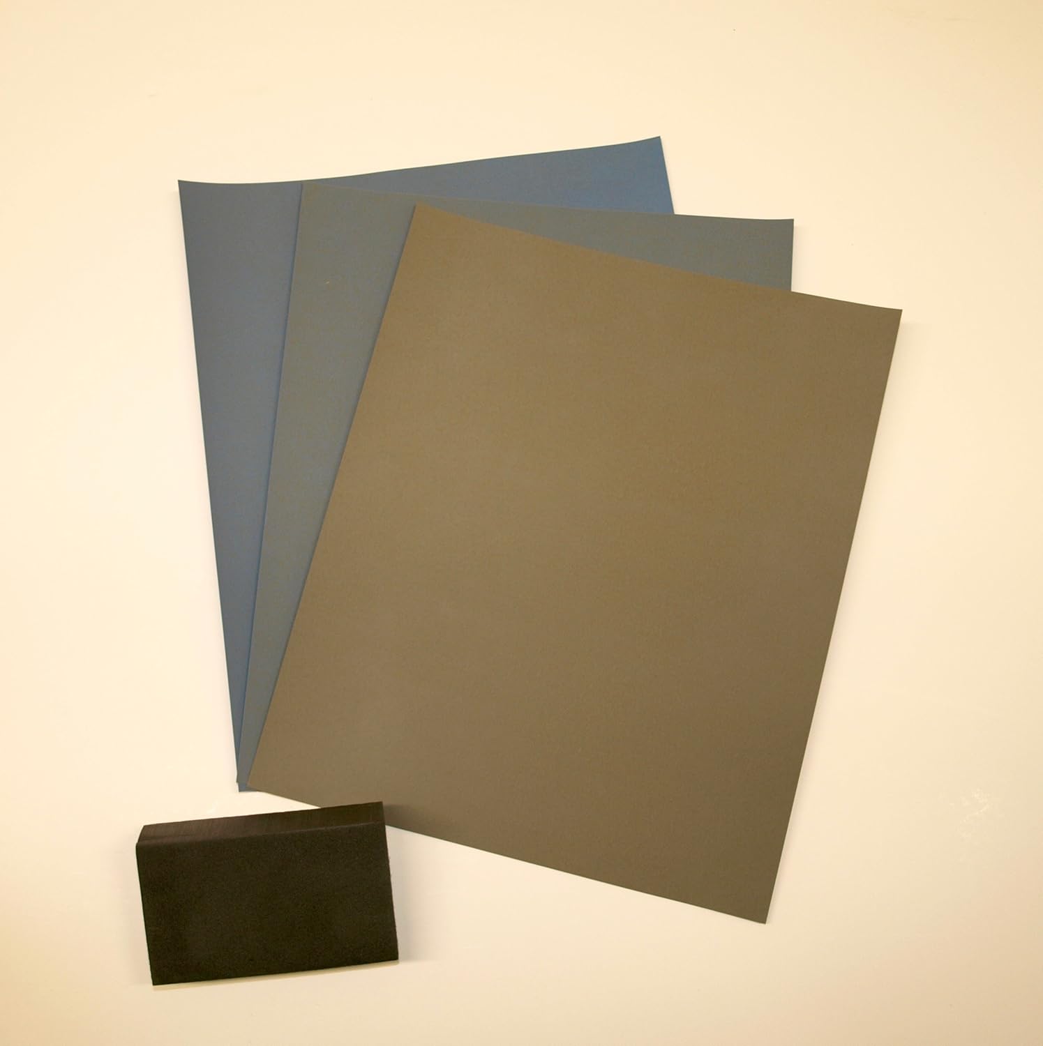 Wet and Dry Sandpaper Kit 2000/2500/3000 with Sanding Block. 3 Sheets
