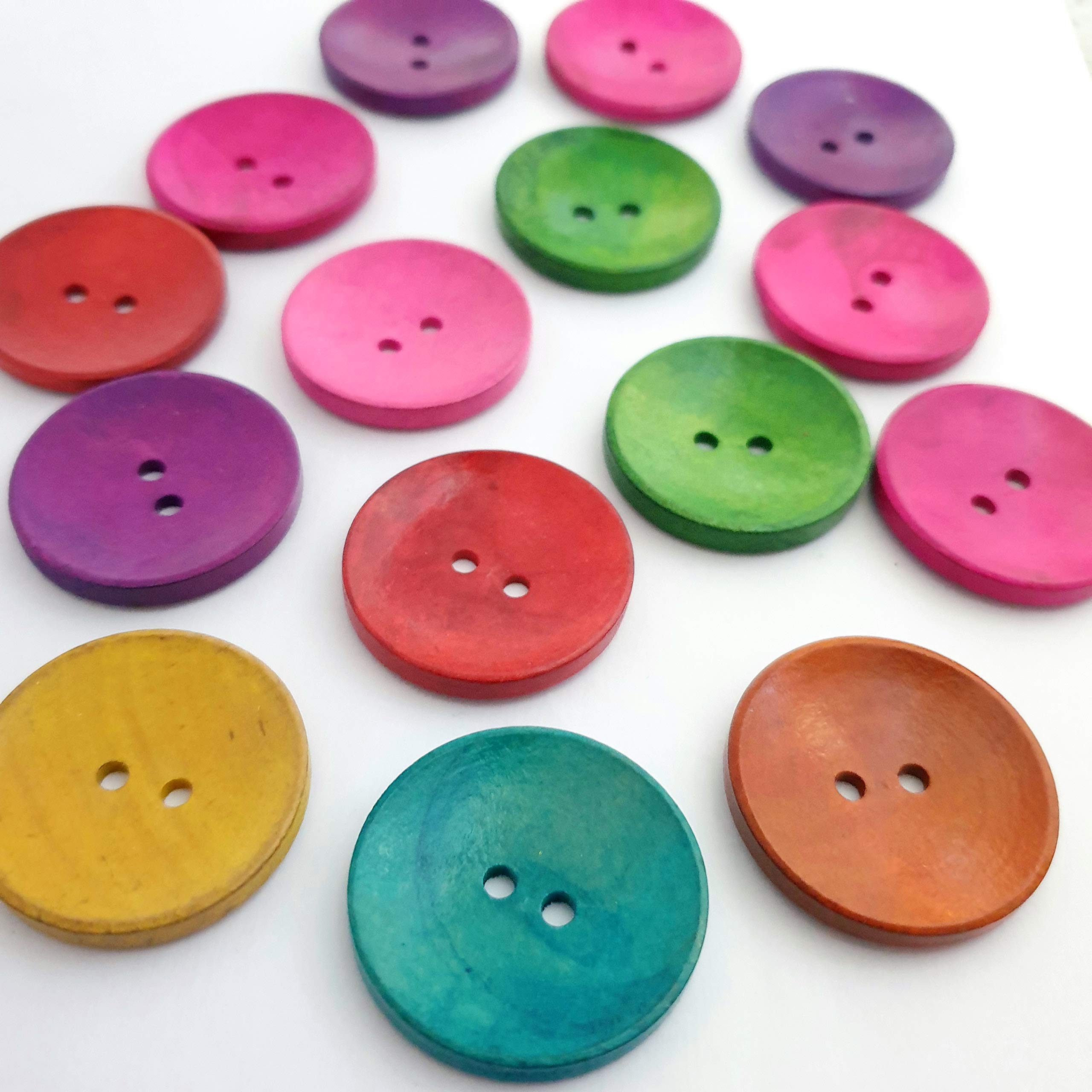 MajorCrafts® 16pcs 35mm Mixed Colours 2 Holes Large Round Wood Sewing Buttons Craft Embellishments