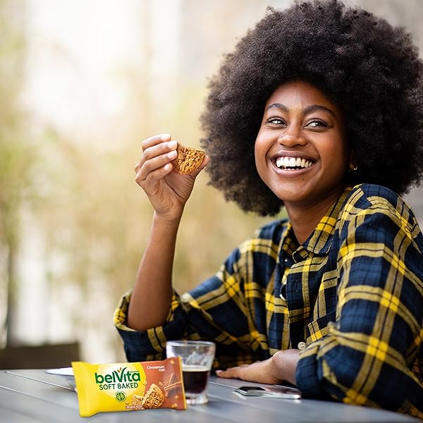 BELVITA SOFT BAKED BREAKFAST BARS, CINNAMON OAT, 5 PACKS (1 BISCUIT PER PACK)