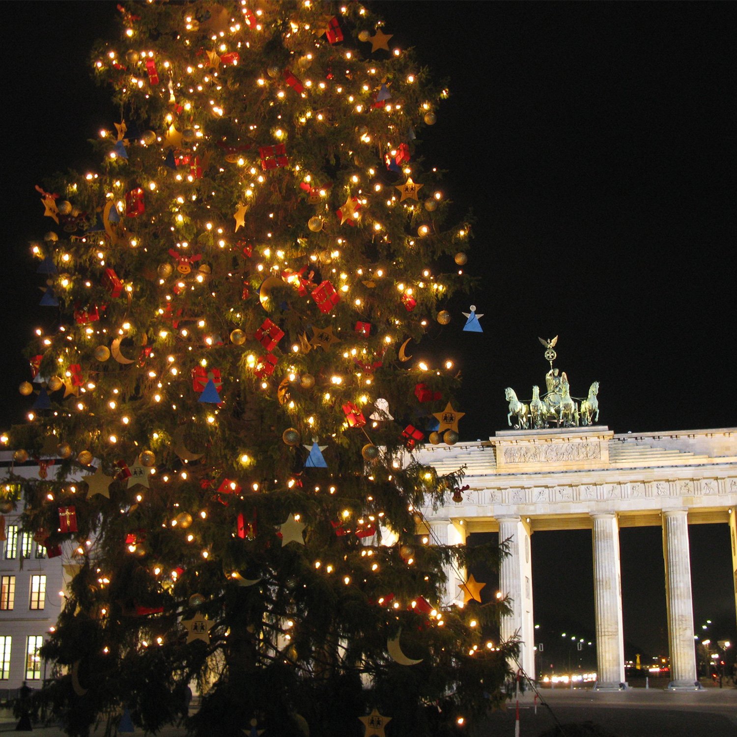 Copper Wire String LED Fairy Lights - Qoolife 16.4ft 50 Beads with 4 Combined Copper Wires Decorative Lights Battery Powered Multi Color String LED Lights for Bedroom, Decoration, Patio and Wedding