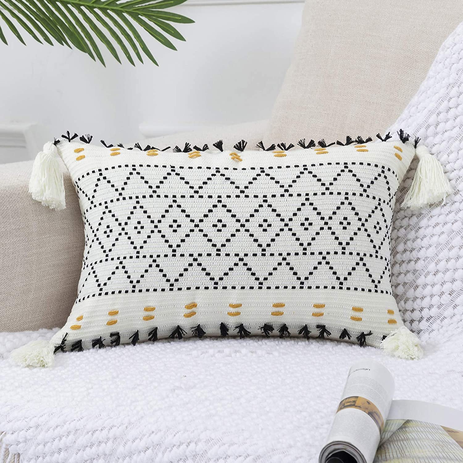 Boho Cushion Covers 12 x 20 Inch Decorative Cushion Case Natural Cotton Hand-Woven Tufted Throw Pillow Covers with Tassel Hug Pillowcase for Couch Sofa Bed Bedroom Living Room Home Decor,Black