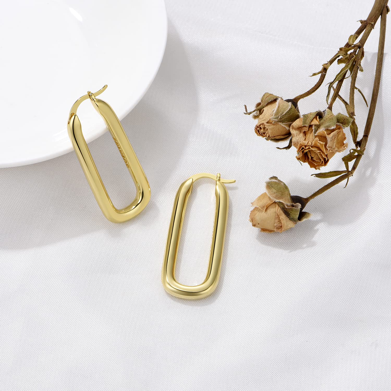 FRUMOS 18K Gold Plated Chunky Hoop Earrings for Women Fashion Thick Gold Hoops Set Jewelry for Birthday Christmas Gifts
