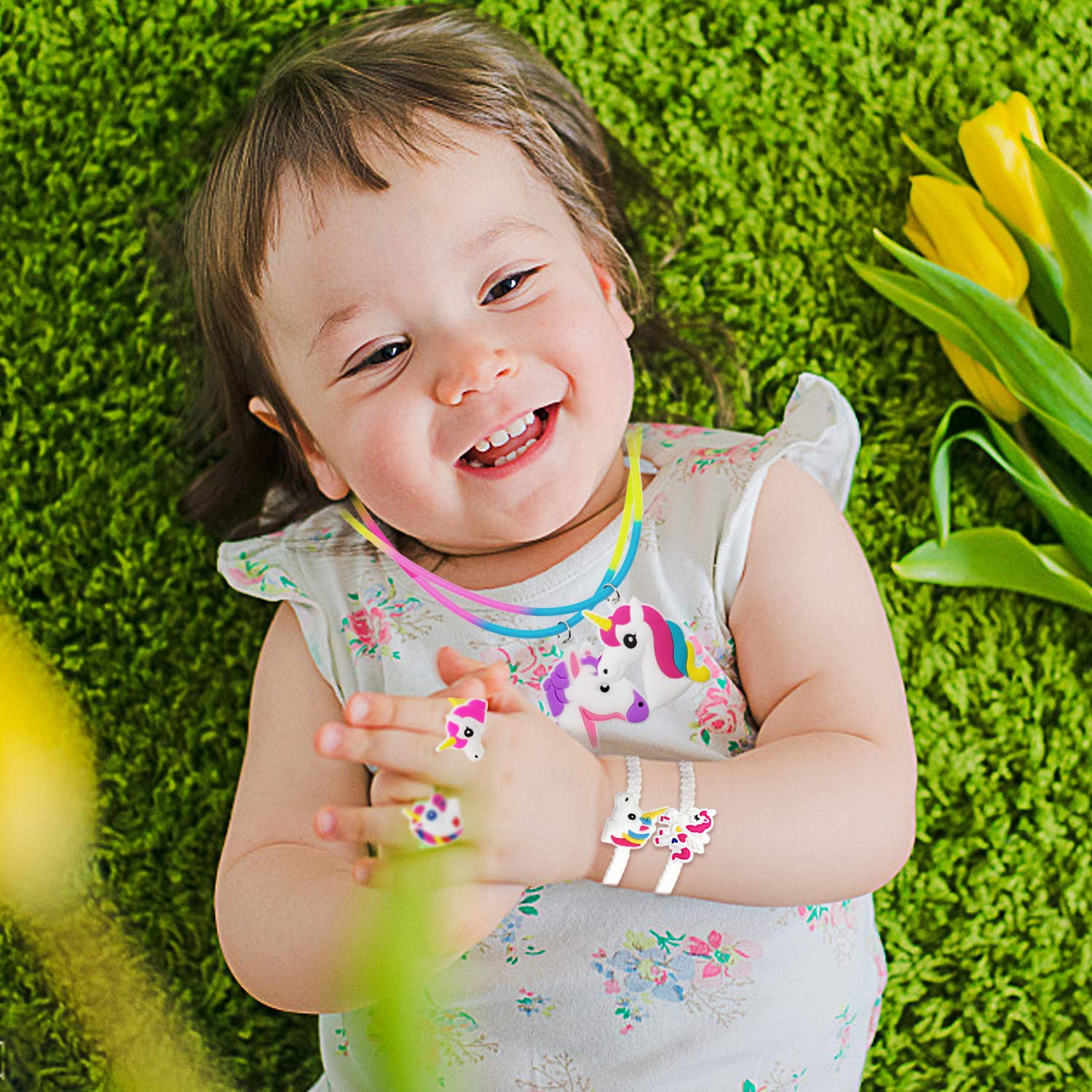 Amteker 30 Pcs Einhorn Party Set - Einhorn Armband, Einhorn Ring, Einhorn Halskette, Einhorn Schlüsselanhänger, Einhorn Adventskalender, Party Mitgebsel Kinder, Party Deko Kindergeburtstag