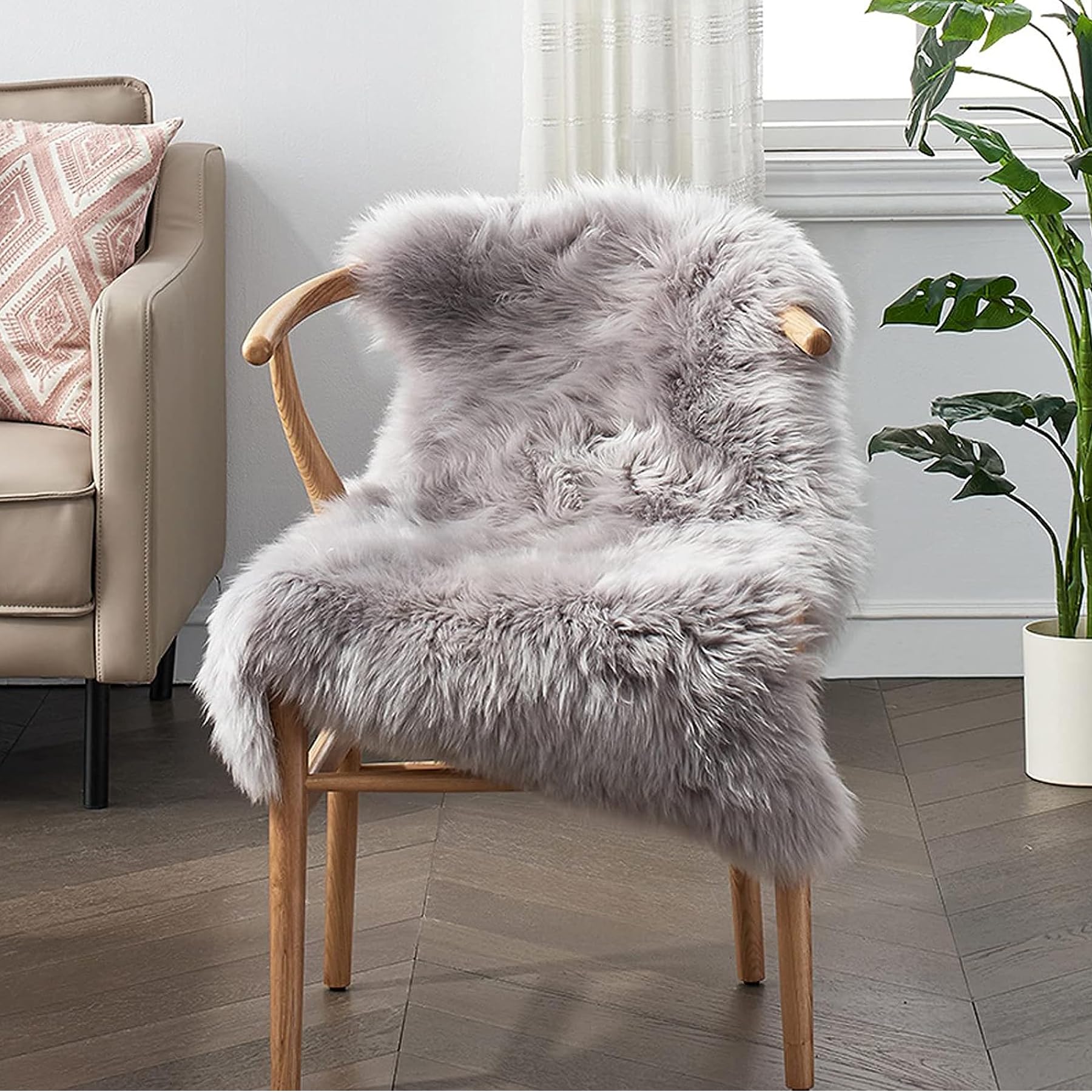 AUFELL Grey Fluffy Rug Soft Faux Fur Bedroom Carpet for Girls Room,Small Area Rug for Sofa,Living Room,Nursery,Washable Shag Rug,Cute Home Deco(irregular 23.6 x 35.4 inch)