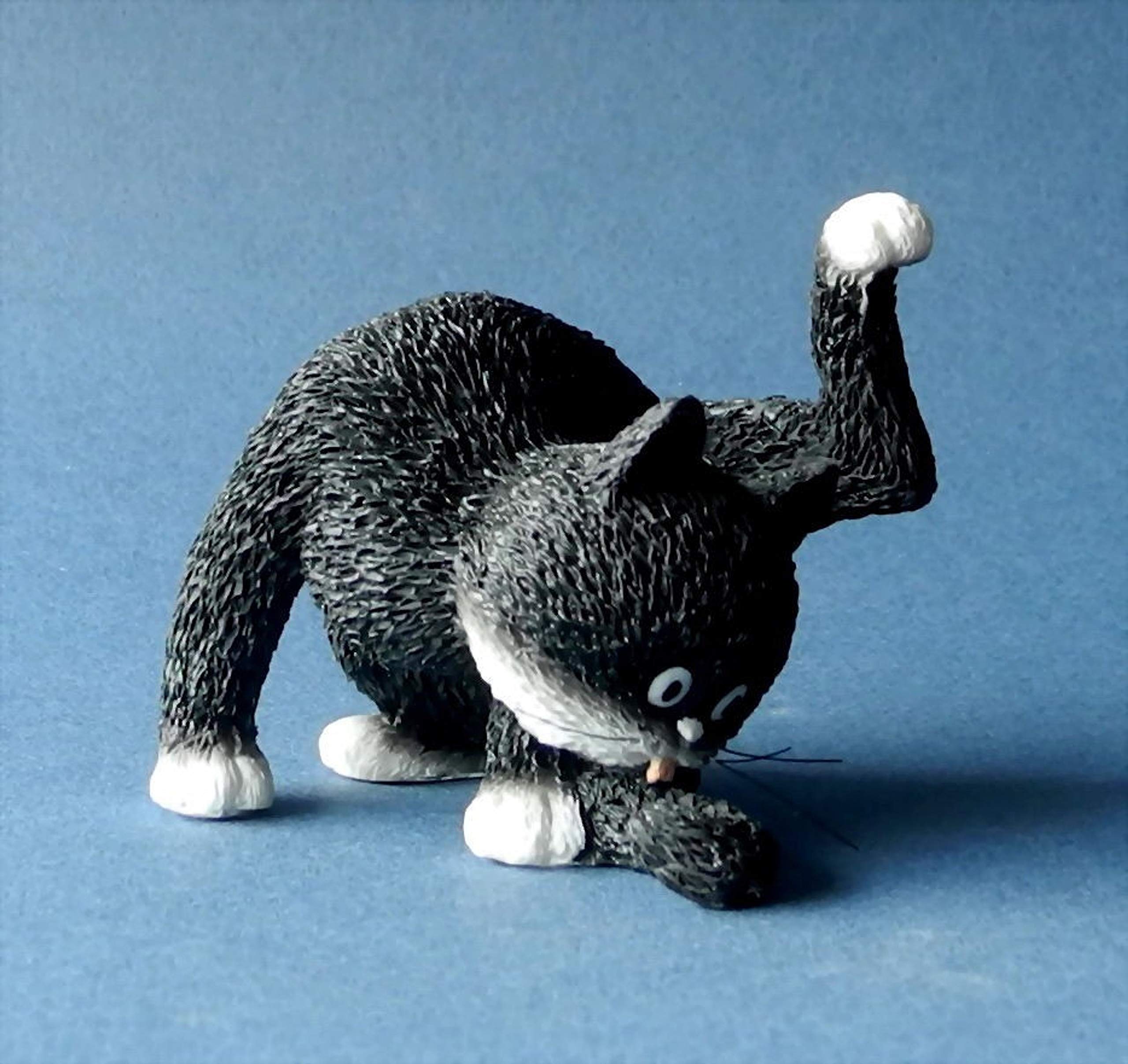 Parastone Cats by Dubout Figurine - GROOMING TIME