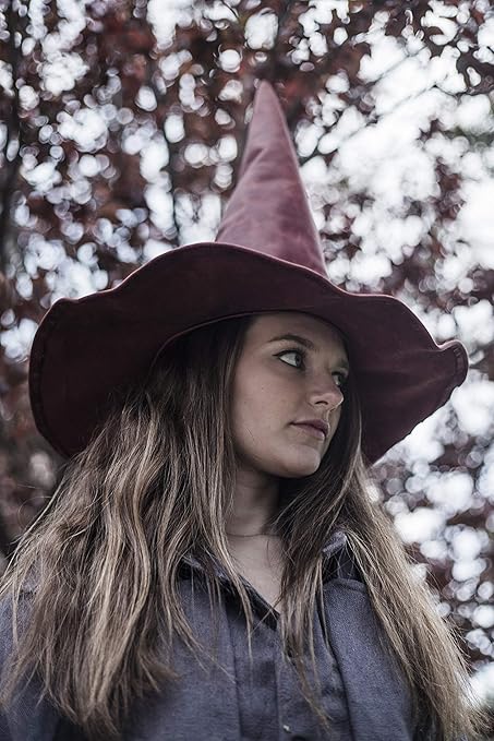 Eviltailors Salem Hut Mittelalterlicher Hexenhut Aus Leder Rot Xl Amazon De Spielzeug