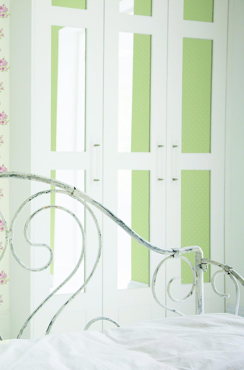Galerie G23304 Floral Themes Wallpaper - Green, 10.05 x 0.53m - Image 3