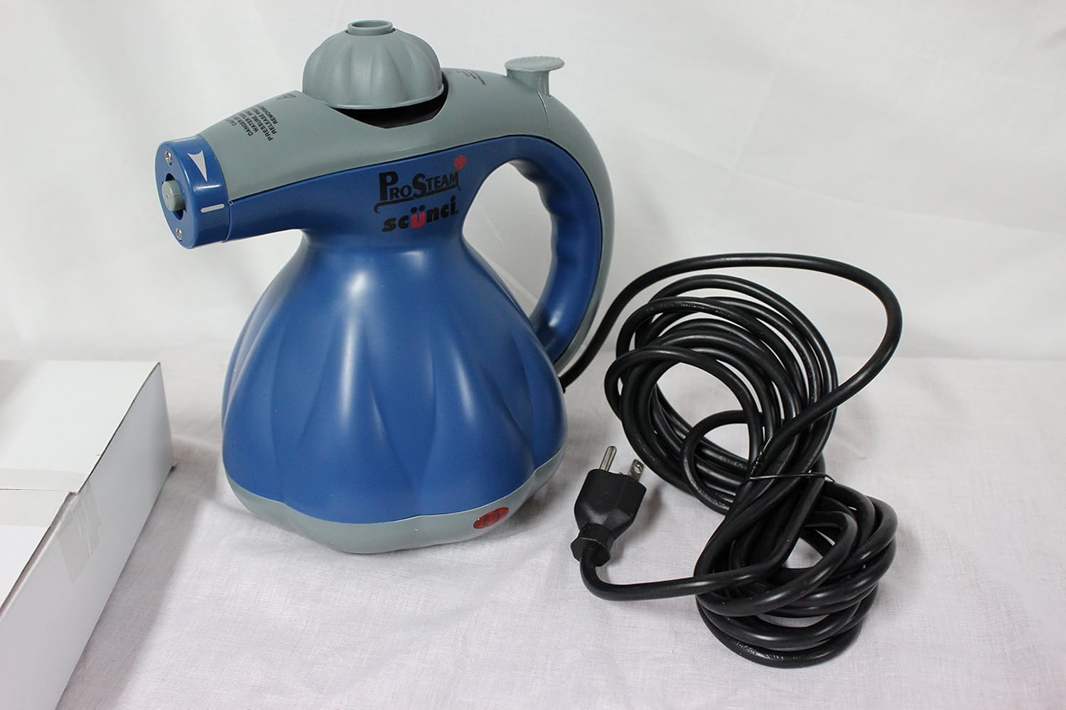 Amazon.com: NEW, Scunci ProSteam Portable Household Steamer/ Model PS-3888/  Blue Color: Home & Kitchen