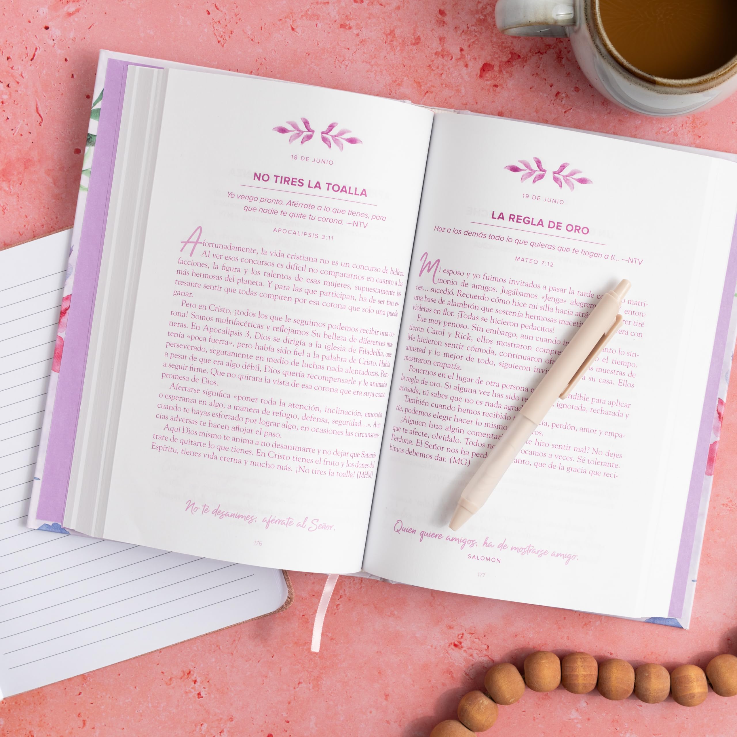 Un año con Dios: 365 devocionales para inspirar tu vida | A Year With God: 365 Devotions to Inspire Your Life (Spanish Edition) Un año con Dios: 365 devocionales para inspirar tu vida | A Year With God: 365 Devotions to Inspire Your Life (Spanish Edition) Hardcover Kindle