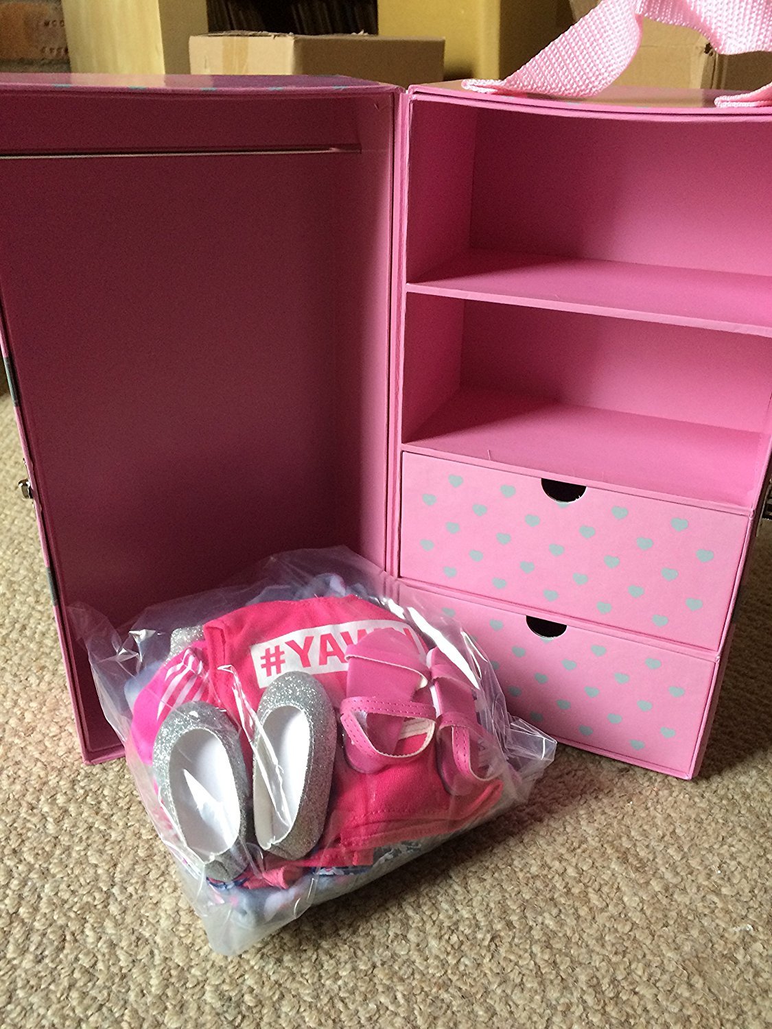 design a friend wardrobe