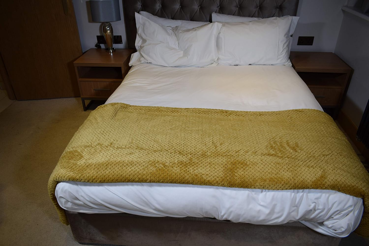 Waffle Honeycomb Blanket/Throw (King 200 x 240, Black) - Image 4
