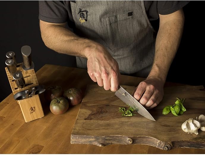 KAI 贝印 Shun 旬 Premier 尊贵系列 TDM-0723 手工捶纹6寸小厨刀 大马士革钢 4.7折.95 海淘转运到手约￥719 中亚Prime会员免运费直邮到手约￥779